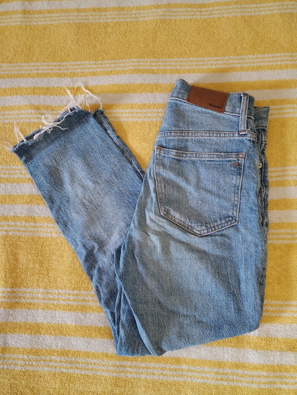 "Madewell" the perfect vintage jeans Distressed Blue Jeans Size 25